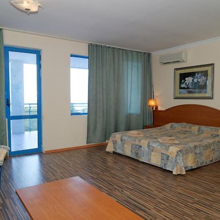 Hotel Iceberg Balchik Exterior photo