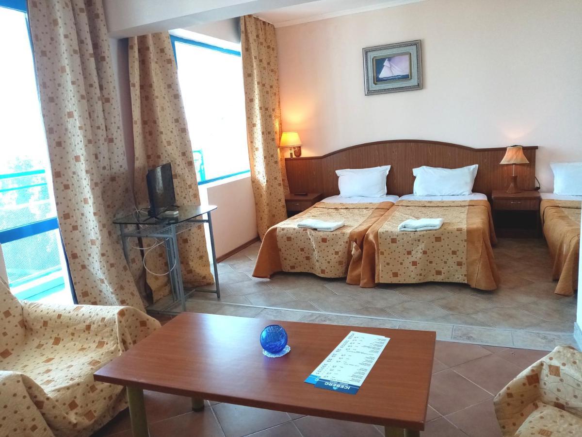 Hotel Iceberg Balchik Exterior photo
