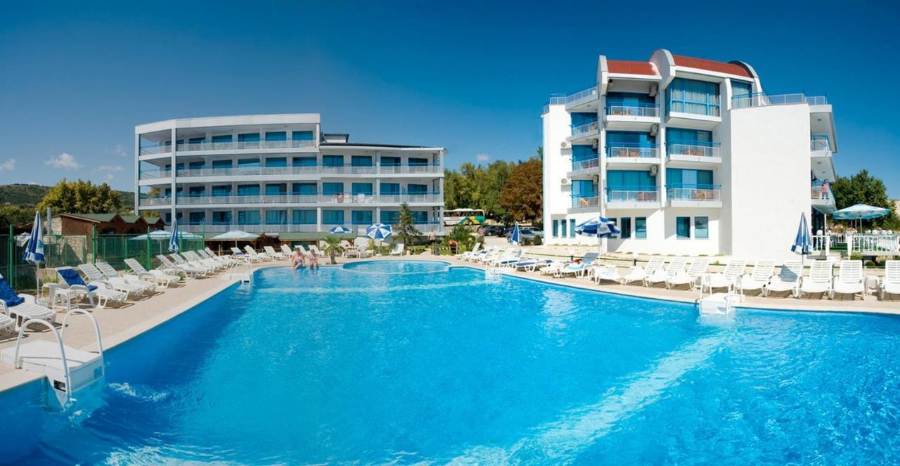 Hotel Iceberg Balchik Exterior photo