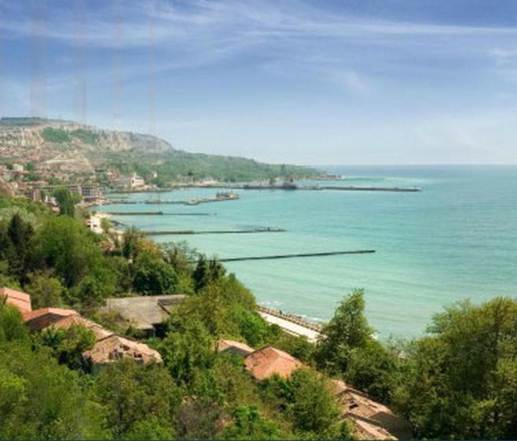 Hotel Iceberg Balchik Exterior photo