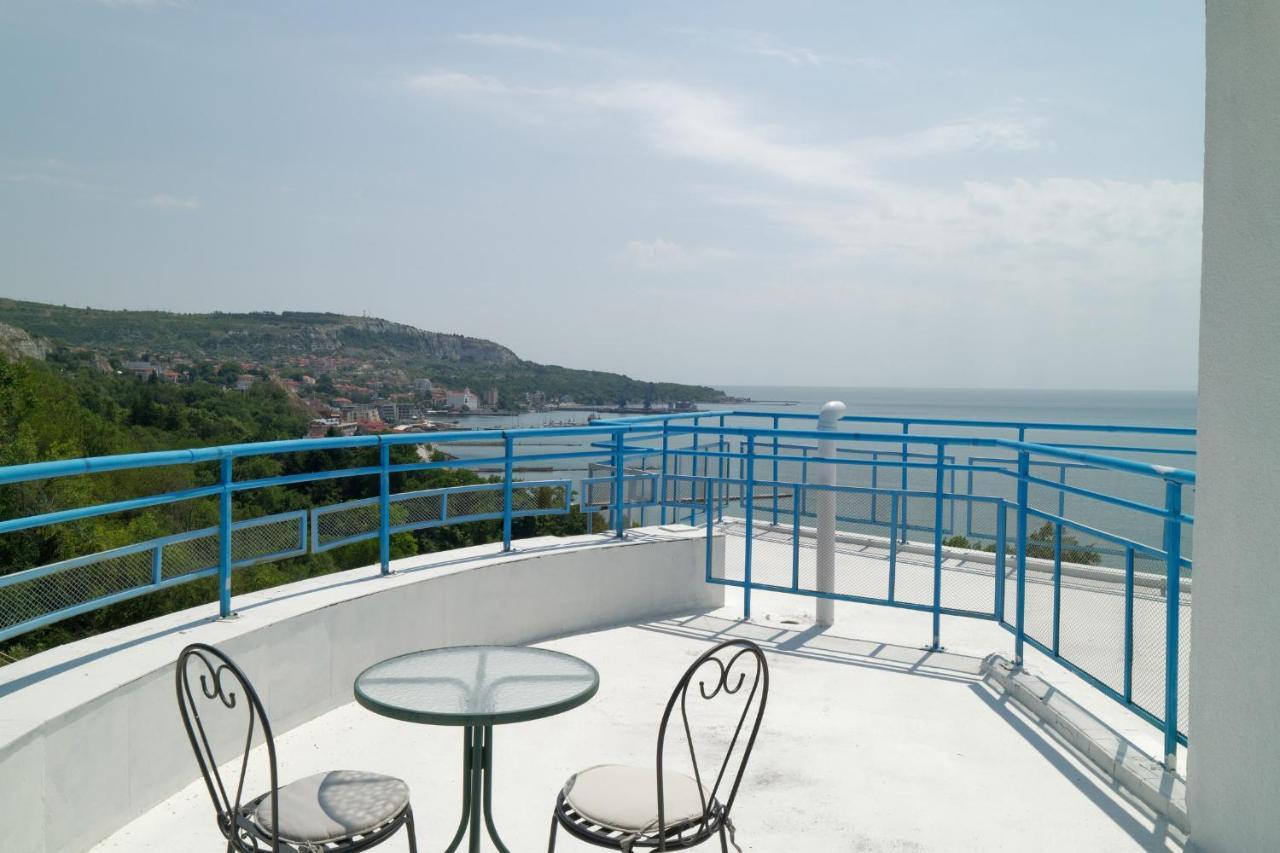 Hotel Iceberg Balchik Exterior photo