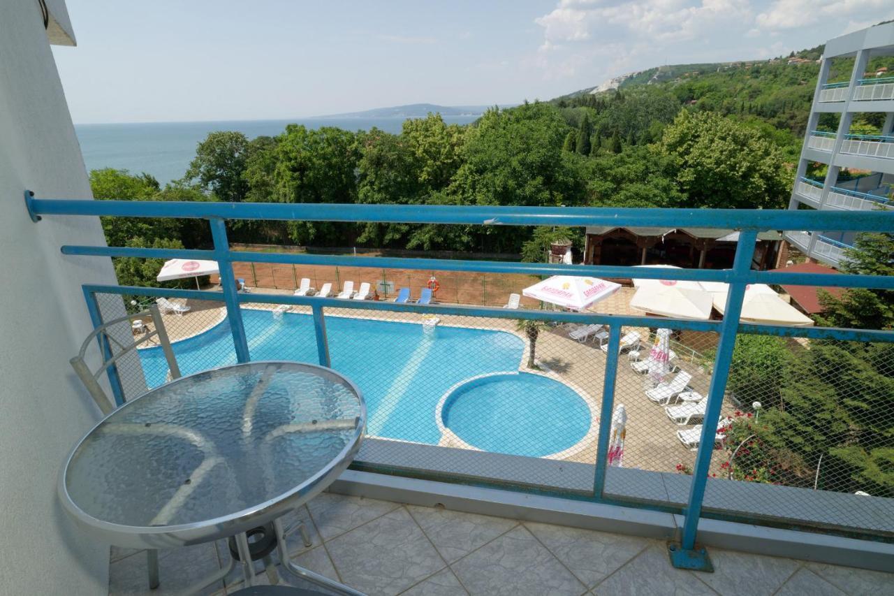 Hotel Iceberg Balchik Exterior photo