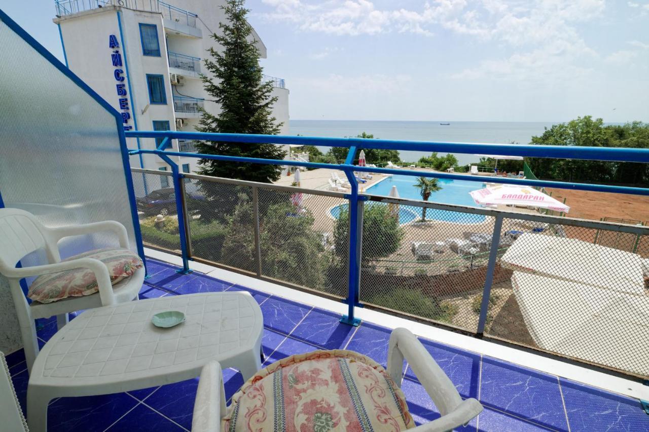 Hotel Iceberg Balchik Exterior photo
