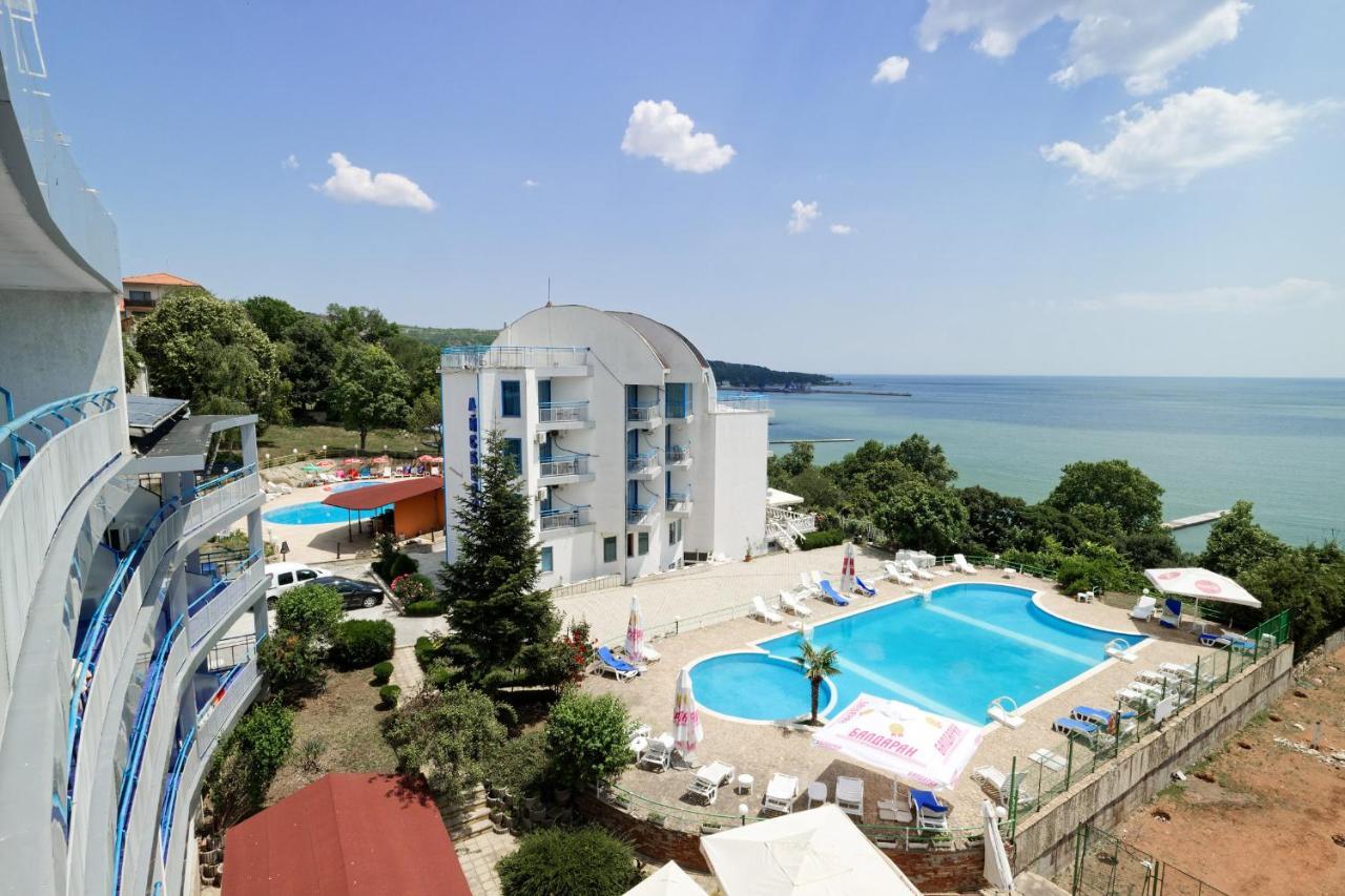 Hotel Iceberg Balchik Exterior photo
